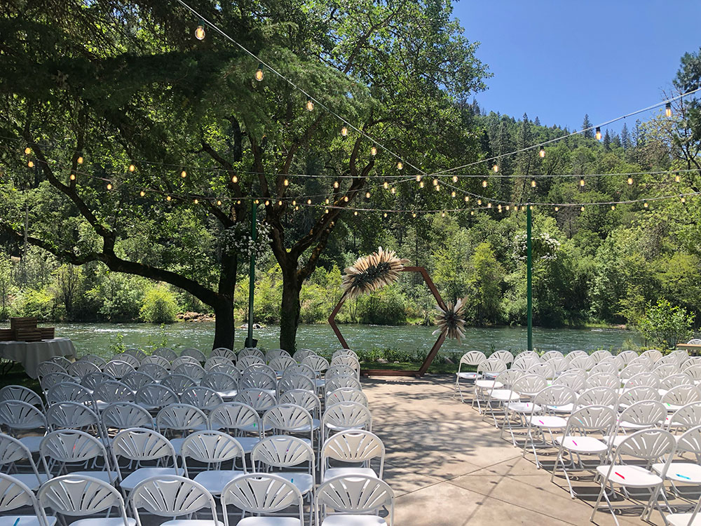 Wedding by the river - Rogue River wedding