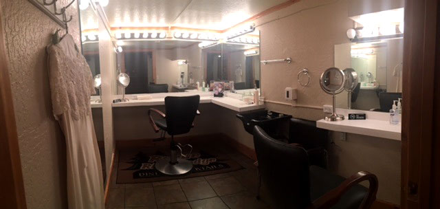 Dressing Room - Rogue River wedding