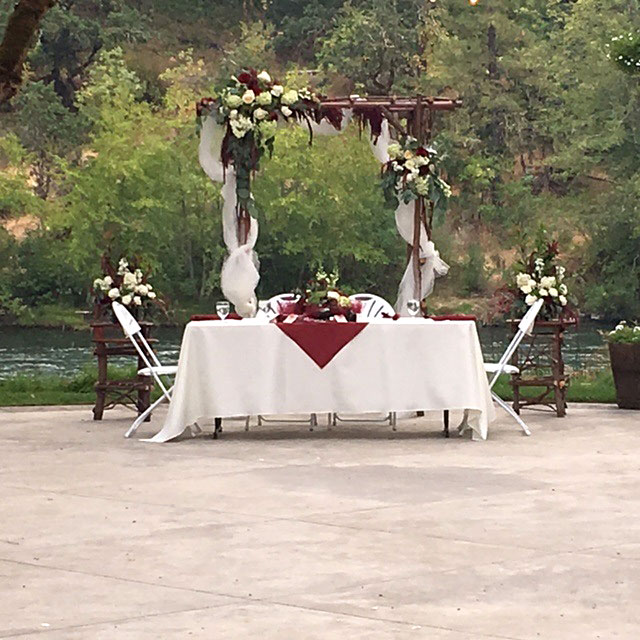 Bride and Groom Table - Rogue River wedding